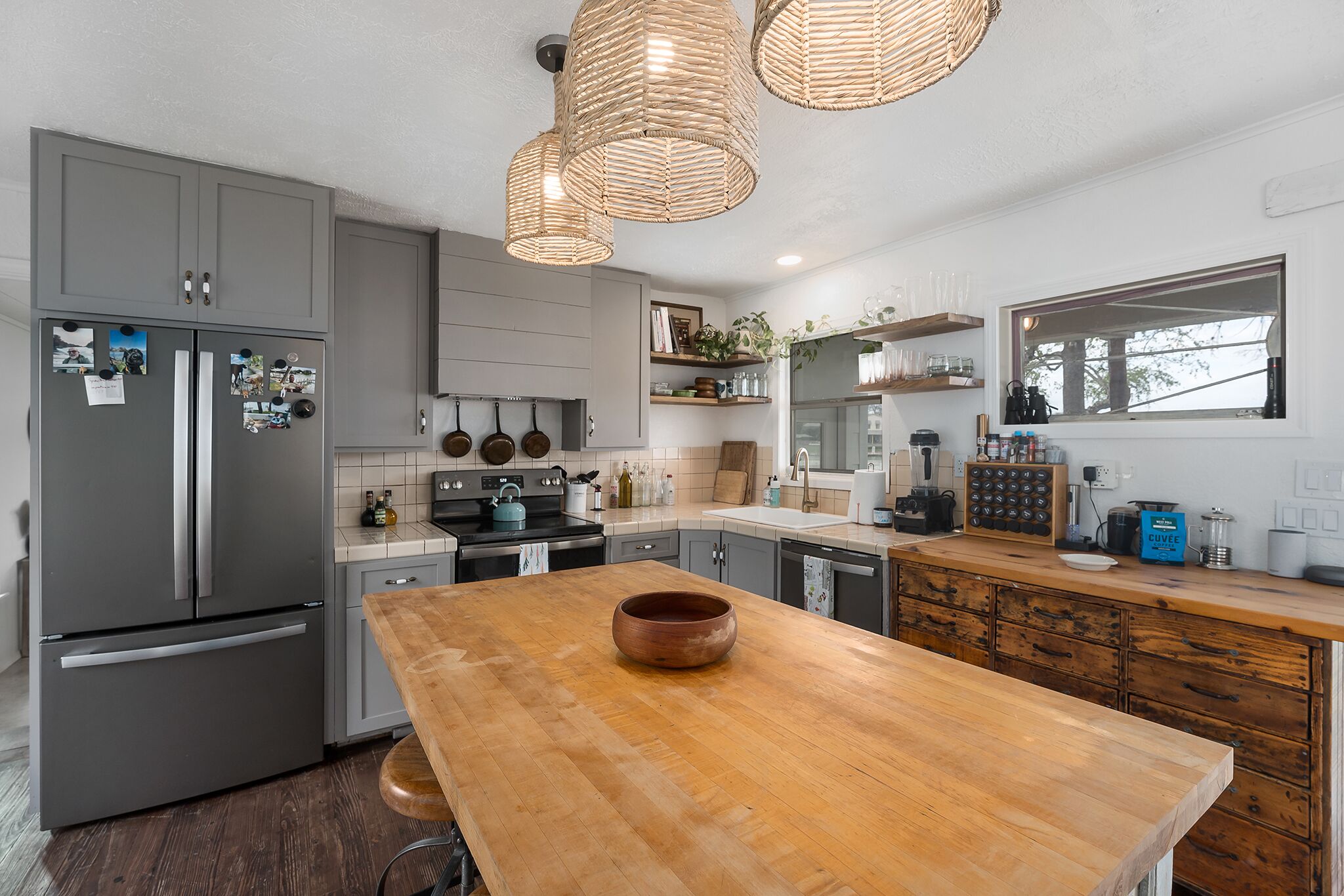 *Stunning* McQueeney Lakefront, 4 Bedrooms, Huge