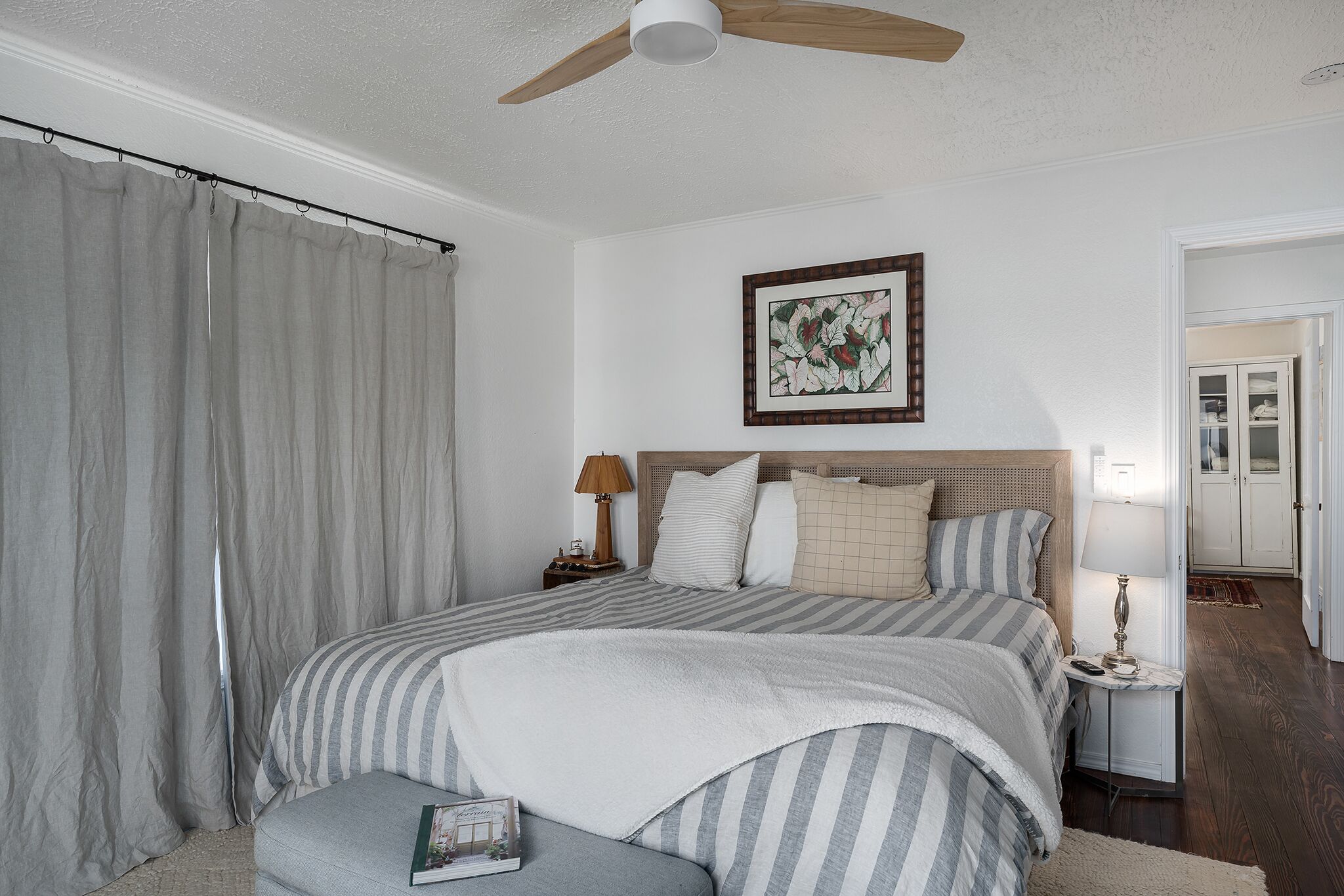 *Stunning* McQueeney Lakefront, 4 Bedrooms, Huge