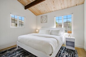 4 bedrooms, free WiFi, bed sheets