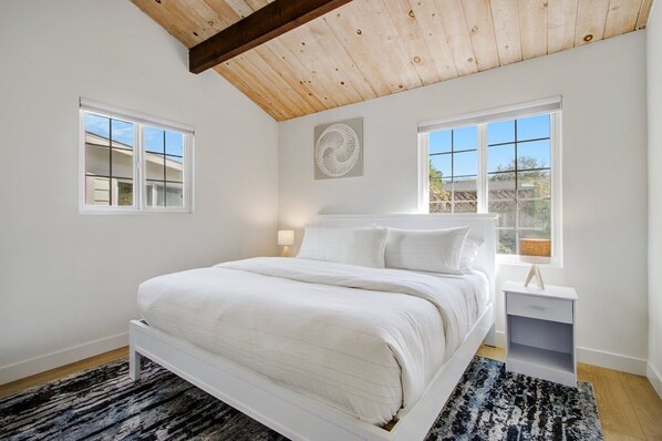 4 makuuhuonetta, ilmainen Wi-Fi, vuodevaatteet