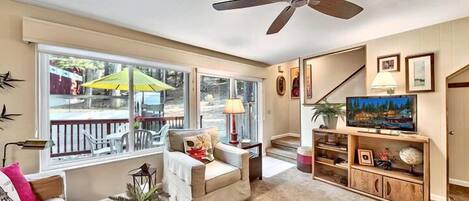 Téléviseur, foyer, lecteur de DVD