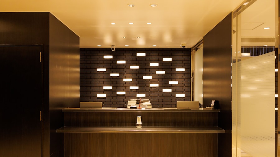 Floral Higashishinsaibashi Hotel