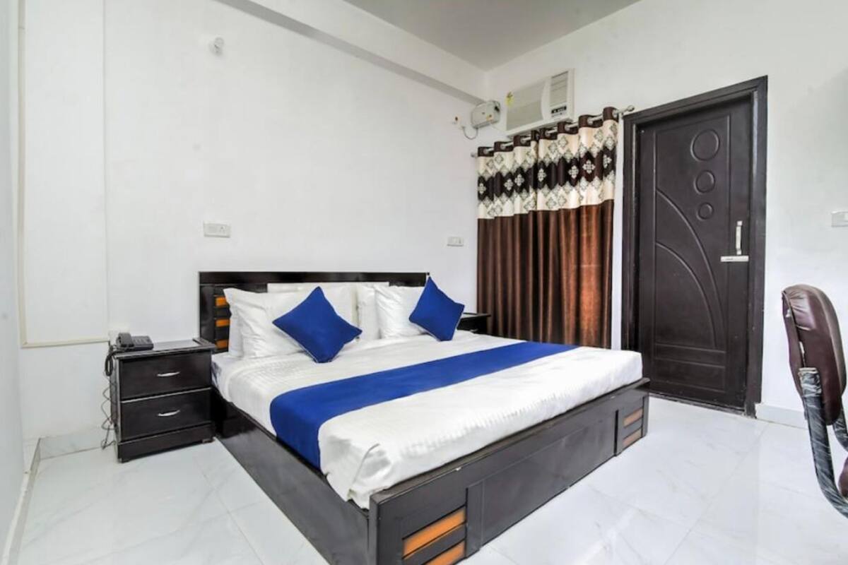 Deluxe Double Room | Soundproofing, free WiFi, bed sheets