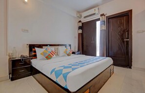 Soundproofing, free WiFi, bed sheets - Roomshala 032 Silver Key Sector 9 (New Delhi)