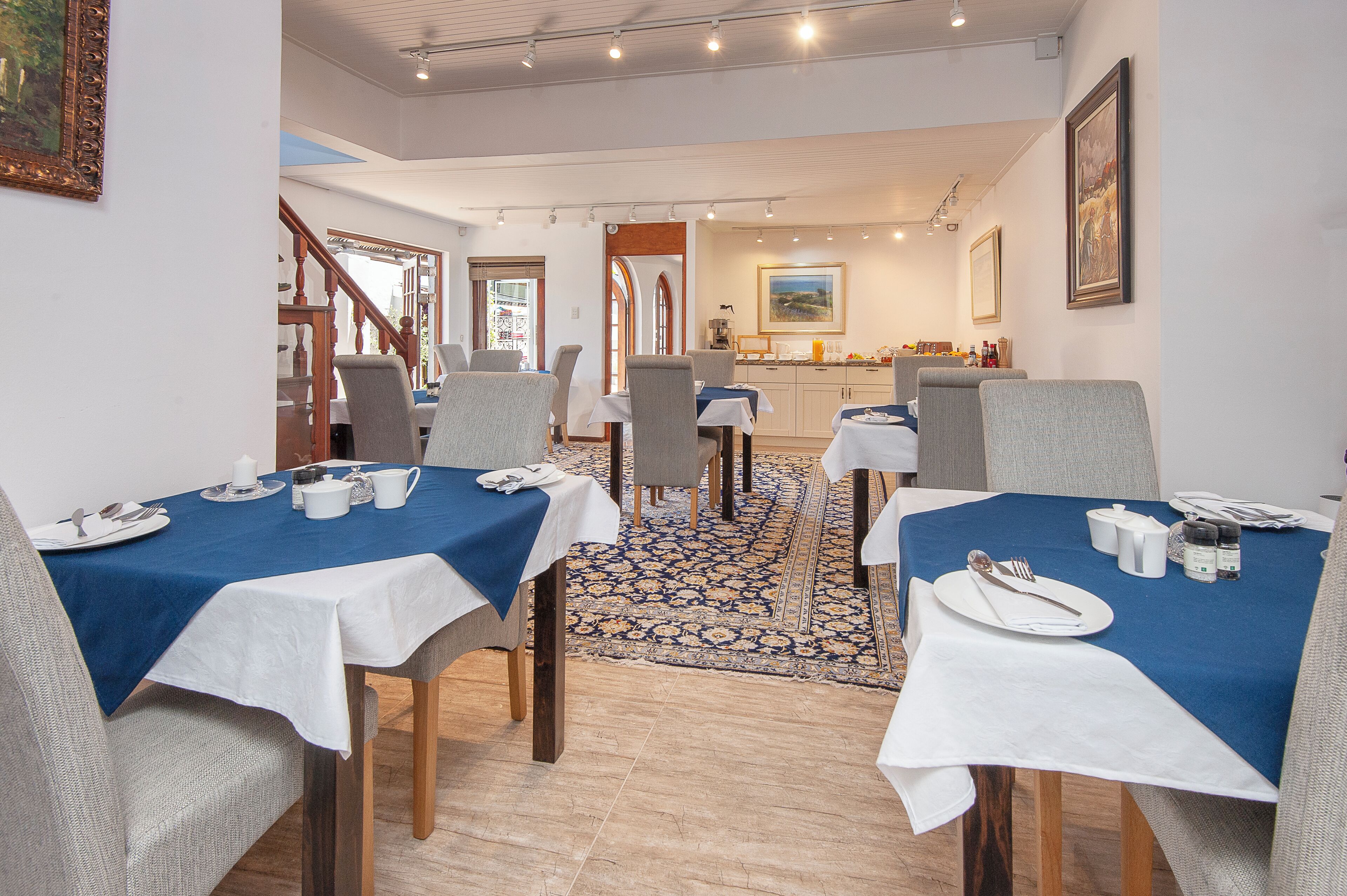 Tägliches inbegriffenes nach Wunsch zubereitetes Frühstück