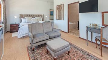 Executive Double Room | 1 bedroom, Egyptian cotton sheets, premium bedding, pillowtop beds