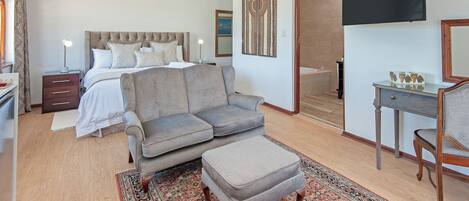 Executive Double Room | Egyptian cotton sheets, premium bedding, pillow-top beds, minibar
