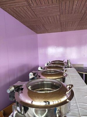 Luxury Cottage, Lake View | Private kitchen - Pangong Sunrise Cottage & Resort  (Leh)