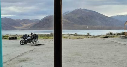 Pangong Sunrise Cottage & Resort