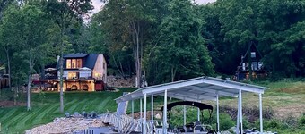 50% OFF Book by 12/31  Luxury, Lakefront, Firepit, Hot Tub- Lone Oak Lakehouse