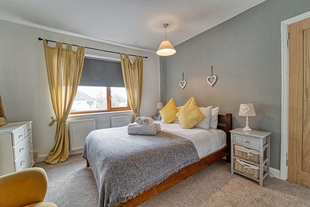 Cosy 3 Bedroom Home with Parking