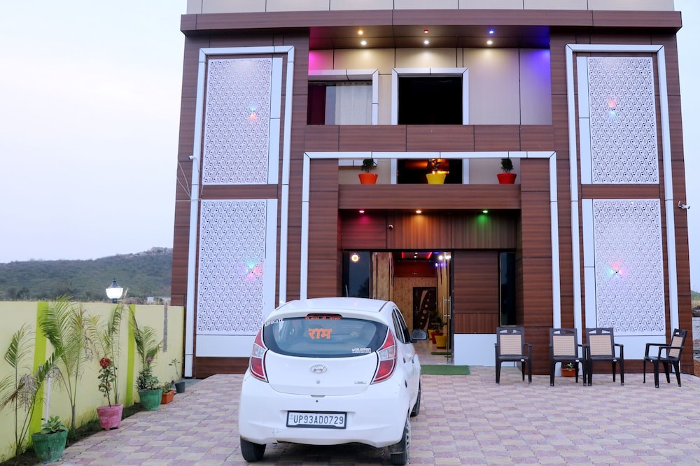 Hotel Krishna Manu Palace