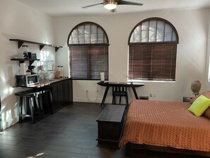 1 chambre, fer et planche à repasser, Wi-Fi gratuit, draps fournis
