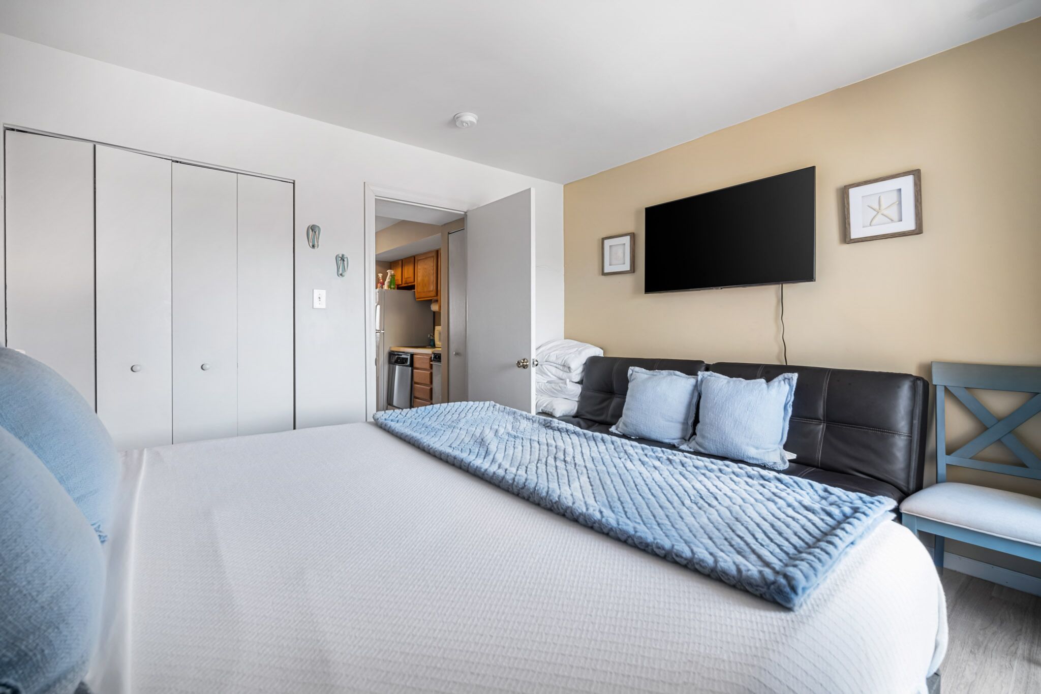 LOCATION! LOCATION! LOCATION! Brigantine Beachfront Getaway!