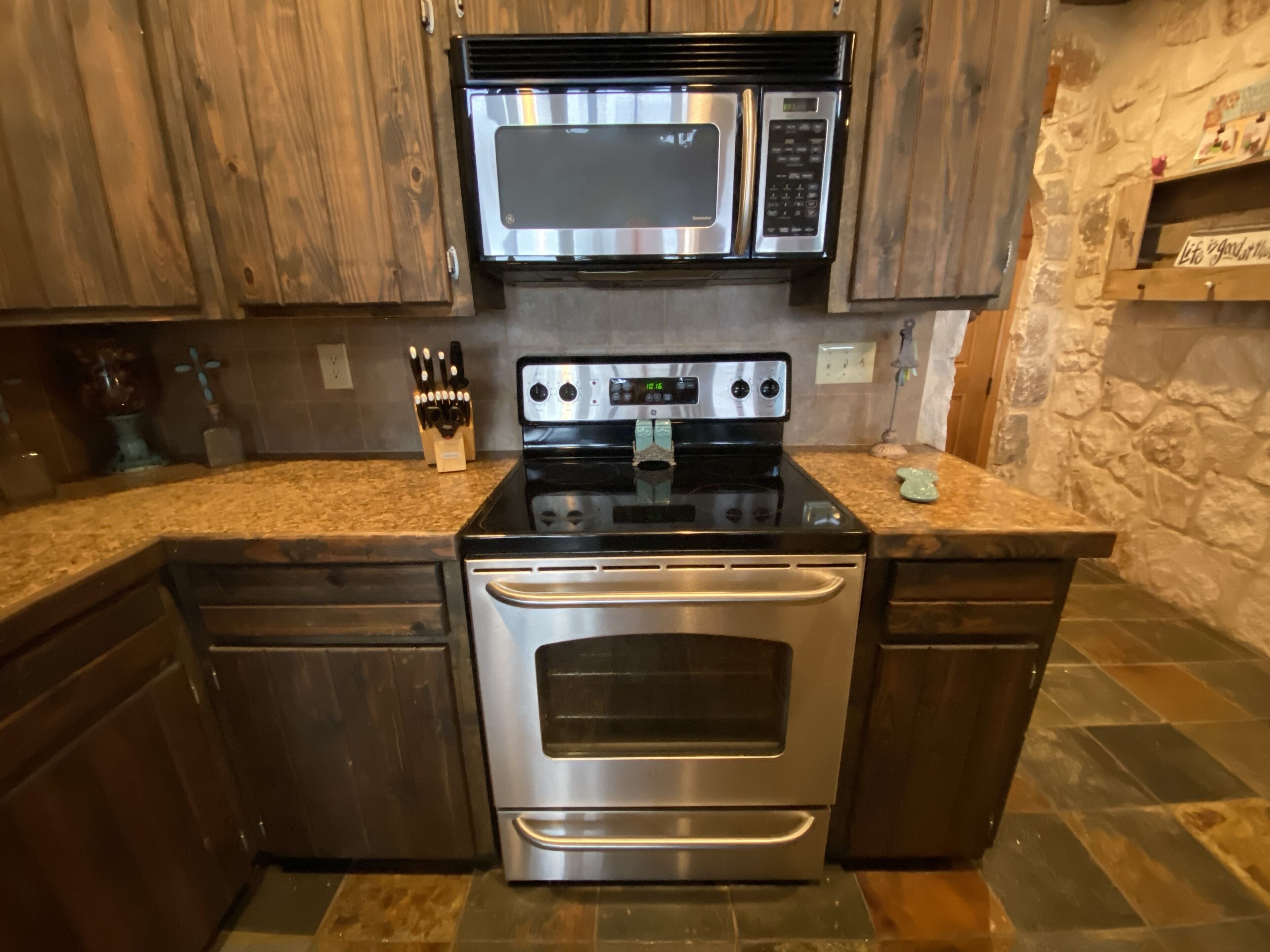 Spectacular Long Range Mt. & River Views, Luxury Lodge, Near River, Concan!