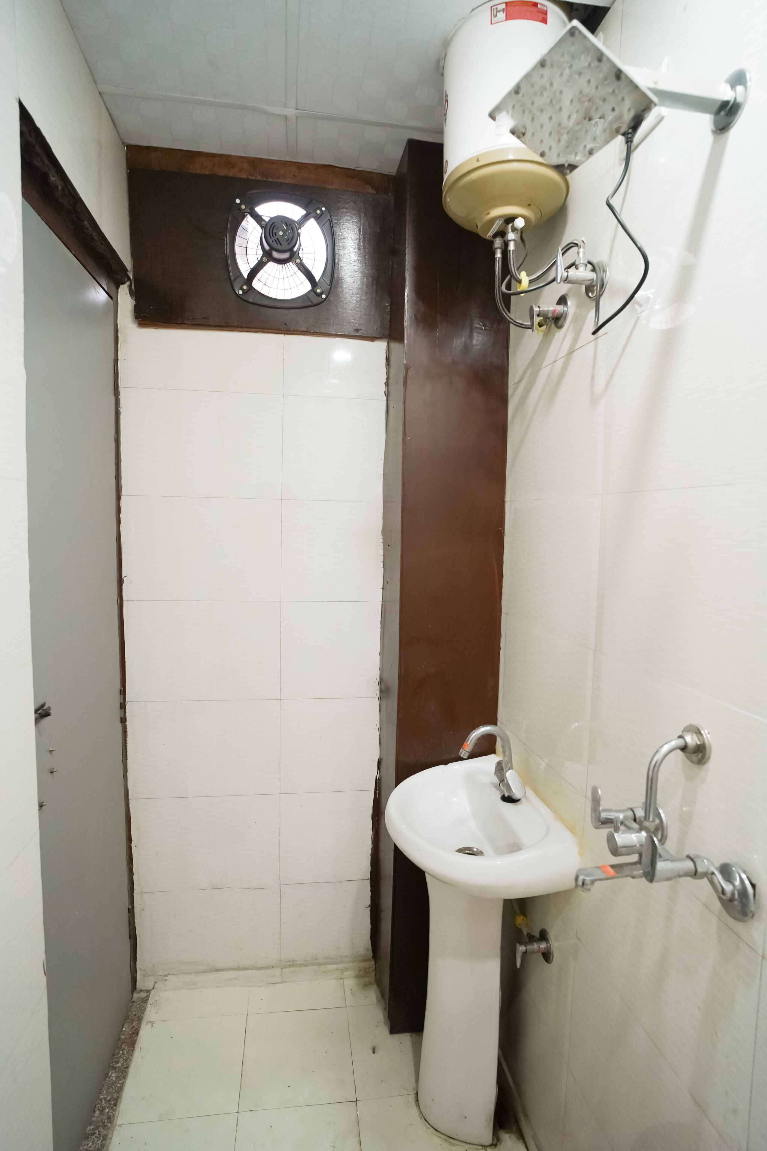 Roomshala 034 Grihum Noida Sector 63