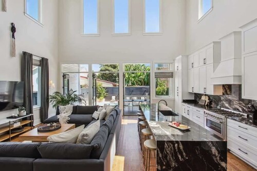 New Stylish Renovation | Heated Pool & Spa