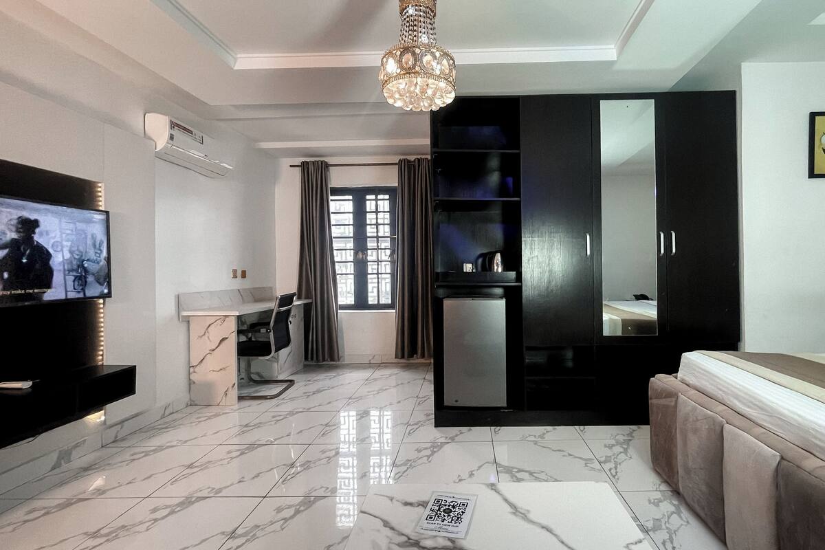 Egyptian cotton sheets, premium bedding, memory-foam beds