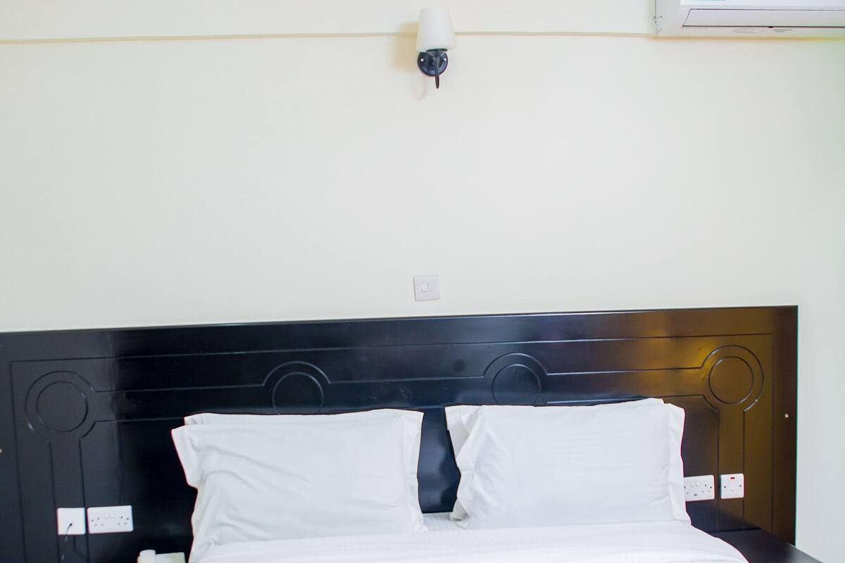 Minibar, in-room safe, individually decorated, individually furnished