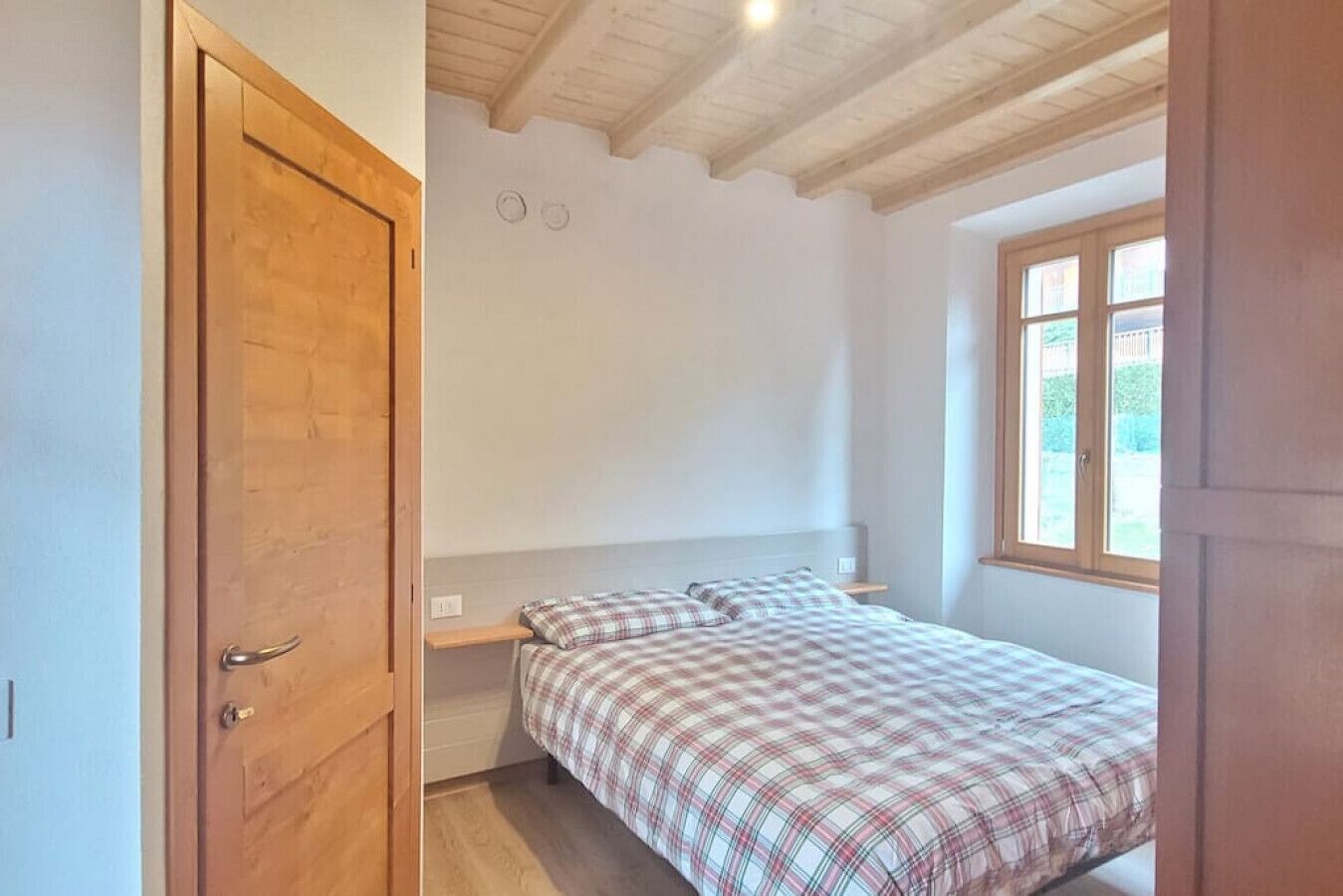MyAmazingTimes · Traditional mountain loft in 15min from Como lake