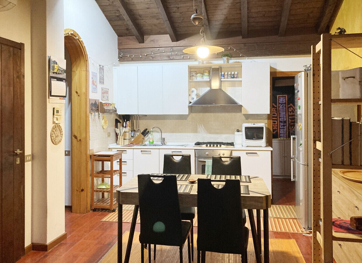 MAT Cassina p3 · Stylish attic in mountains