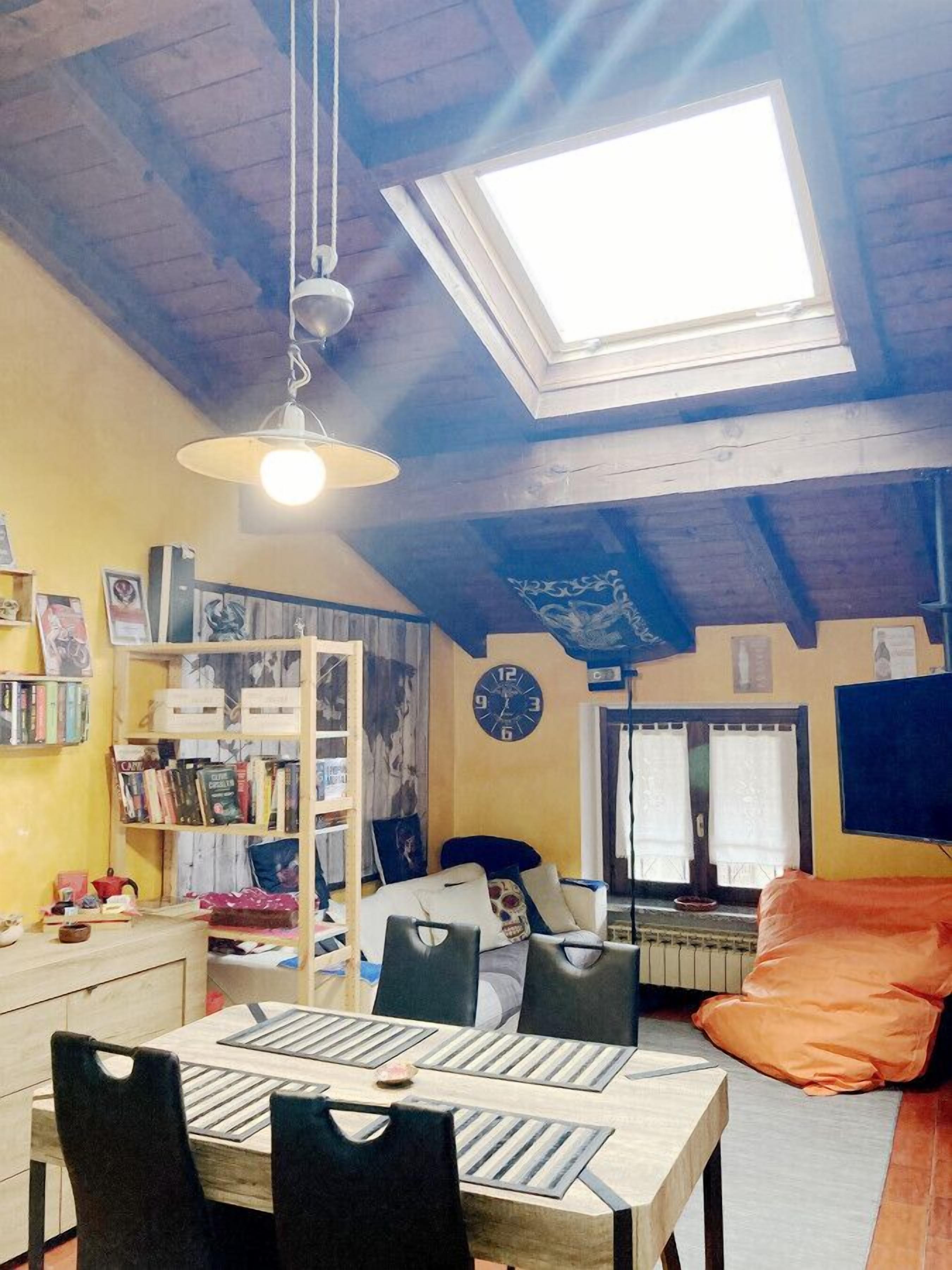 MAT Cassina p3 · Stylish attic in mountains