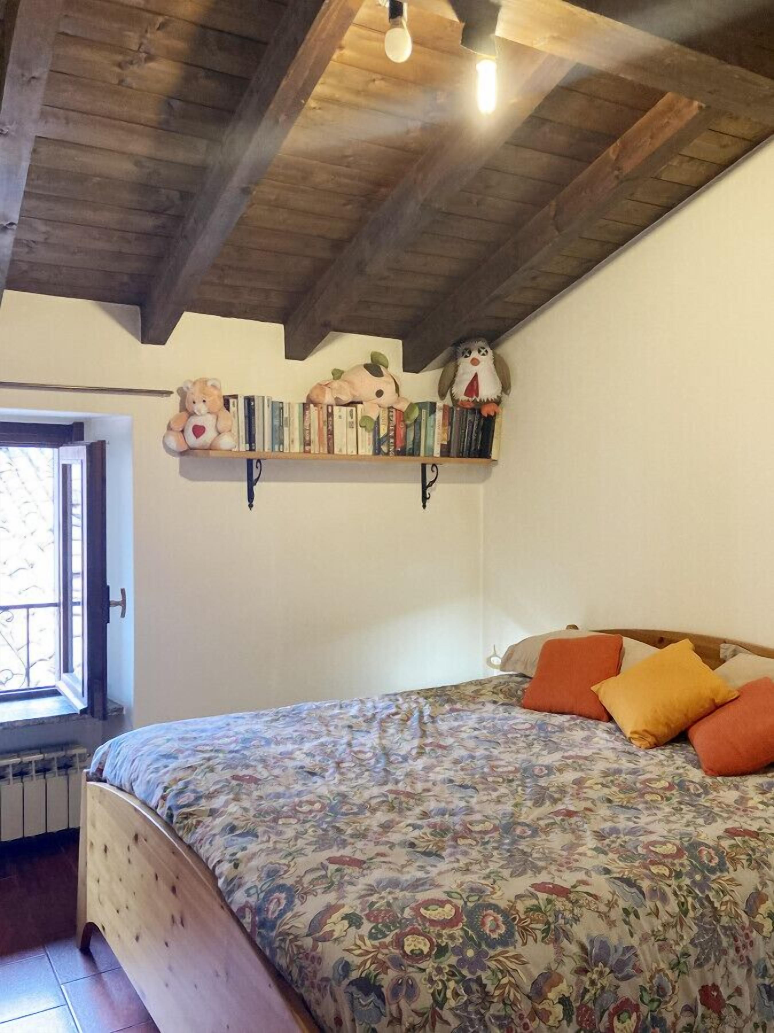 MAT Cassina p3 · Stylish attic in mountains