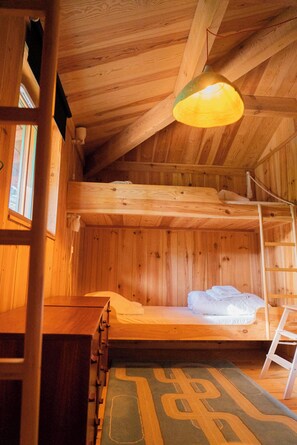 5 bedrooms, iron/ironing board, travel cot, free WiFi