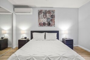 2 habitaciones, tabla de planchar con plancha, wifi y ropa de cama 