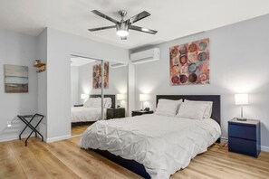 2 bedrooms, desk, iron/ironing board, WiFi