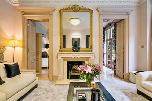 TV - Hampstead Village House (London)