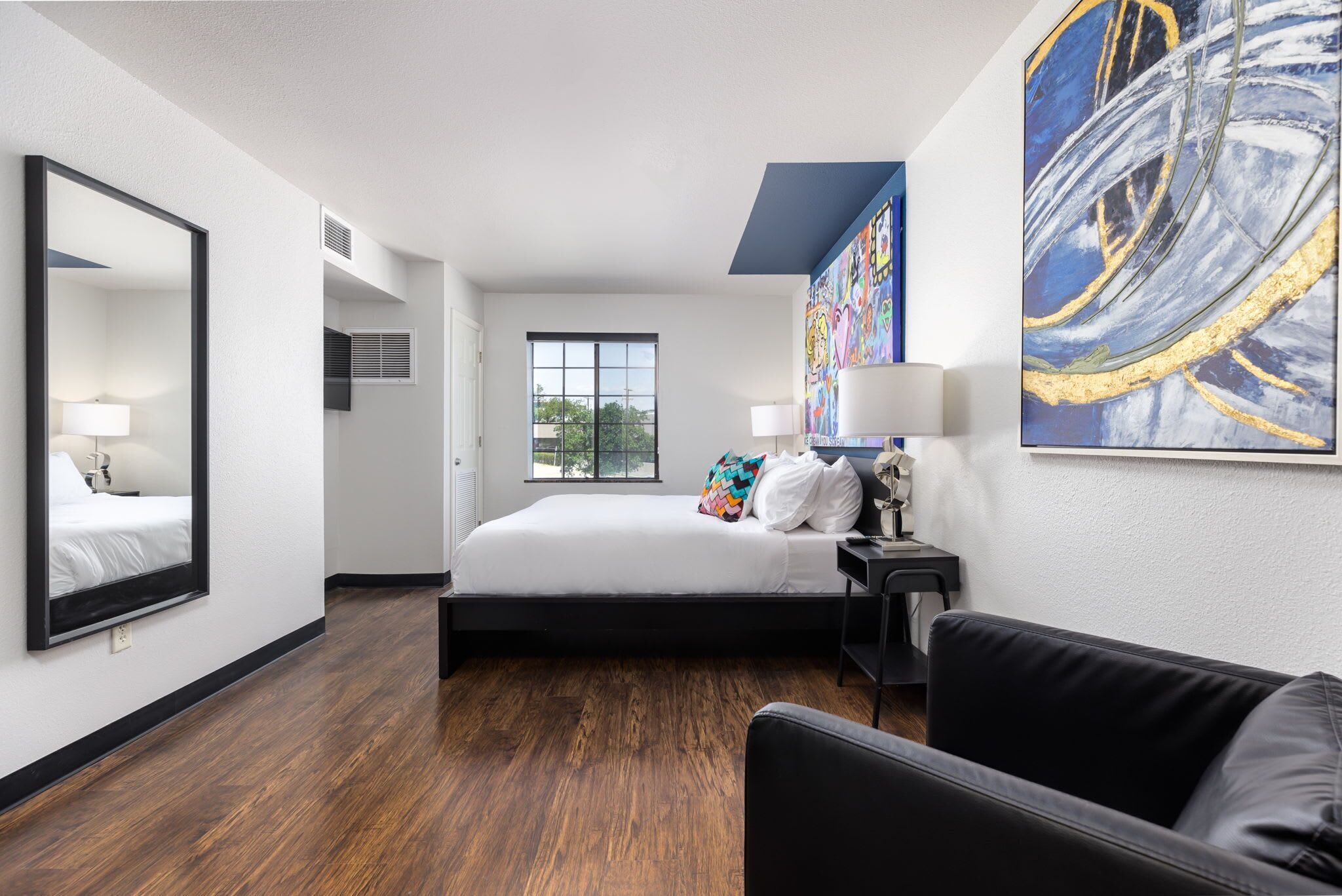 King Bed Pad Blocks From Fiesta TX & La Cantera