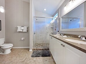 House, 3 Bedrooms | Bathroom | Towels