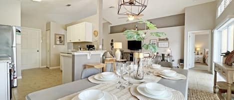House, 3 Bedrooms | Dining