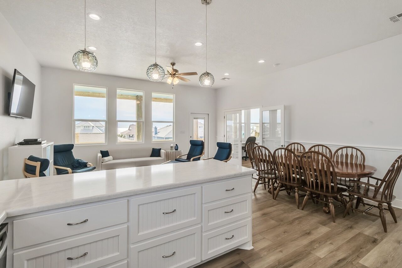 House, 4 Bedrooms | Private kitchen | Fridge, oven, coffee/tea maker, electric kettle