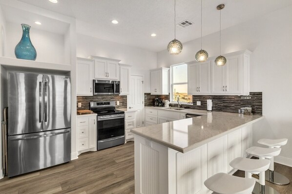 Private kitchen - Birds Eye View 4 Bedroom Home by RedAwning (Port Bolivar)