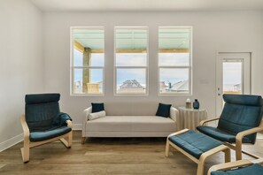 House, 4 Bedrooms | Living area | Smart TV, streaming services