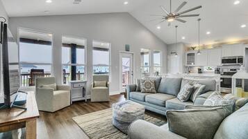 Ferienhaus, 4 Schlafzimmer | Wohnbereich | Smart-TV