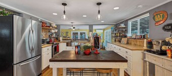 Roz's Rusted Porch - Whitewater Amp, River, Lake