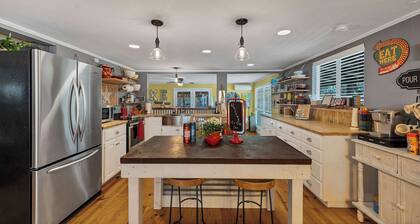 Roz's Rusted Porch - Whitewater Amp, River, Lake