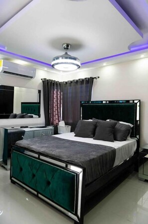 3 chambres, lit parapluie, Wi-Fi gratuit, draps fournis