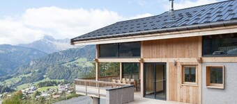 high-end chalet of 320 m2 sleeps 18 with spa