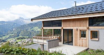 high-end chalet of 320 m2 sleeps 18 with spa