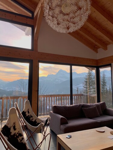 high-end chalet of 320 m2 sleeps 18 with spa