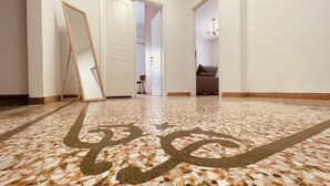 Interior - Daisy Apartment 15min to Acropolis (Athens)