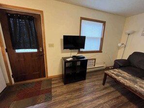 TV, offices - 1 Bed 1 Bath Apartment at Northtowne Apartments! (Tomah)