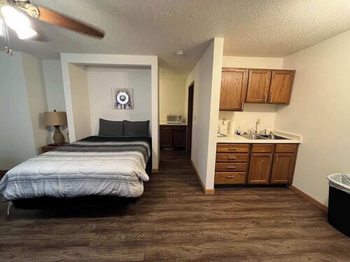 201 E Veterans St Apt I by Patriot Properties