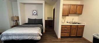 201 E Veterans St Apt I by Patriot Properties