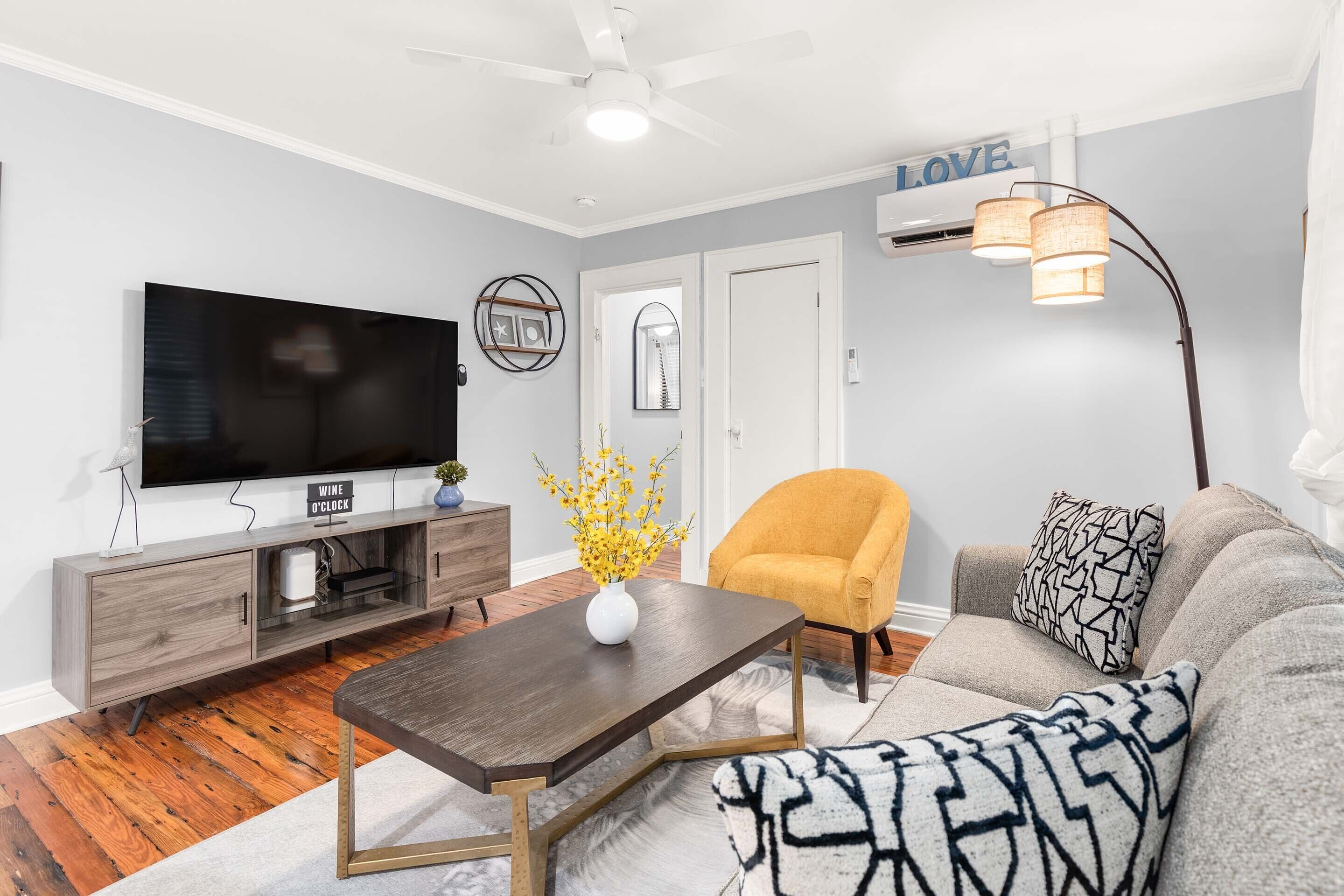 Ebb and Flow 1 | Pet Friendly + 1 Block to the Beach!