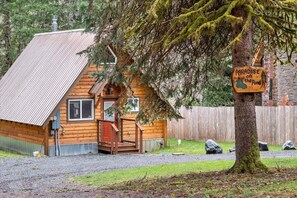 Exterior - Perch - Waterfront A-Frame 2BR Cabin w/ Hot Tub and Stylish Design (Ashford)